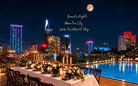 Happy Life Grand Hotel & Rooftop Skybar